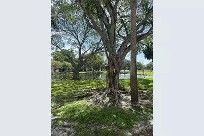 2312 S Cypress Bend Dr #107, Pompano Beach, FL 33069 - Photo 3