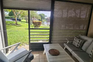 900 Colony Point Cir, Pembroke Pines, FL 33026 - Photo 17