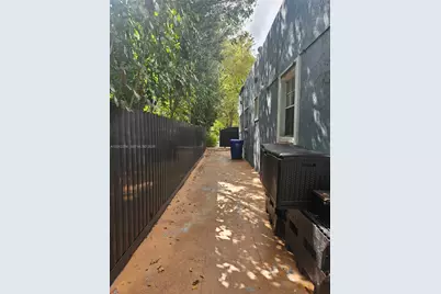 2231 NW 4th Ter, Miami, FL 33125 - Photo 11