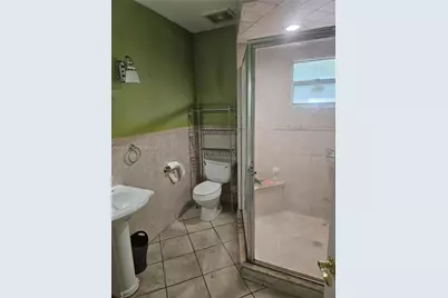 2231 NW 4th Ter, Miami, FL 33125 - Photo 9