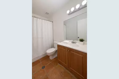 1045 NW 126th Pl, Miami, FL 33182 - Photo 11