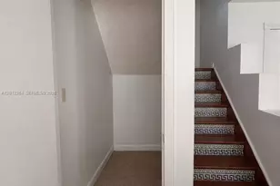 1045 NW 126th Pl, Miami, FL 33182 - Photo 9