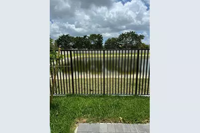 18406 SW 2nd St, Pembroke Pines, FL 33029 - Photo 15