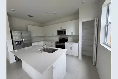18406 SW 2nd St, Pembroke Pines, FL 33029 - Photo 9