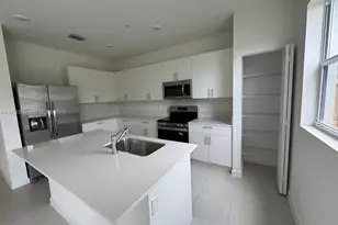 18406 SW 2nd St, Pembroke Pines, FL 33029 - Photo 9