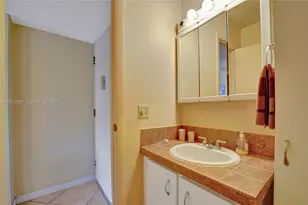 250 181 Dr, Sunny Isles Beach, FL 33160 - Photo 37