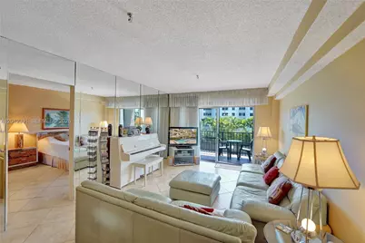 250 181st Dr #214, Sunny Isles Beach, FL 33160 - Photo 9