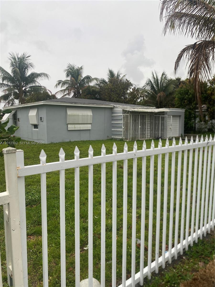 1070 NW 147th St - 1070 NW 147th St, Miami, FL 33168 Luxury Property | Jose Angel Pina