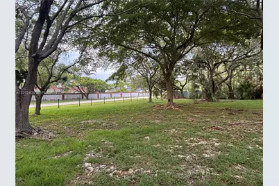 9290 SW 104th St, Miami, FL 33176 - Photo 3