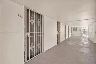 16901 NE 13th Ave, Miami, FL 33162 - Photo 21