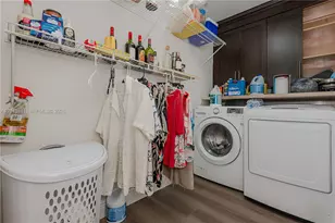 395 W 39th Pl, Hialeah, FL 33012 - Photo 17
