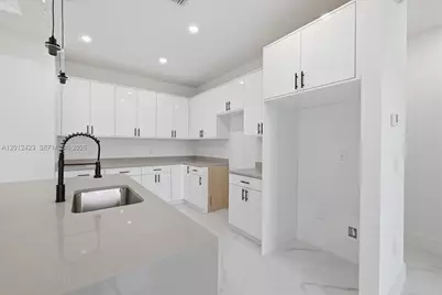 1032 Candlelight Dr, Other City - In The State Of Florida, FL 33974 - Photo 17