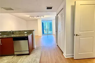 170 SE 14th St, Miami, FL 33131 - Photo 3