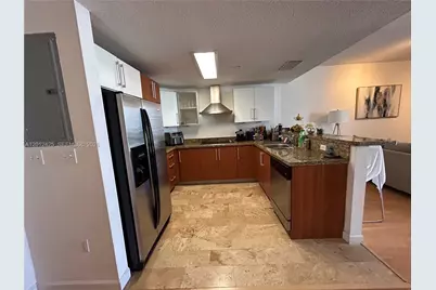 170 SE 14th St #2906, Miami, FL 33131 - Photo 3