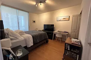 170 SE 14th St, Miami, FL 33131 - Photo 9