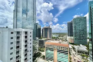 170 SE 14th St, Miami, FL 33131 - Photo 25