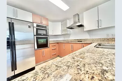 170 SE 14th St #2906, Miami, FL 33131 - Photo 1