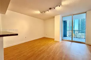170 SE 14th St, Miami, FL 33131 - Photo 11