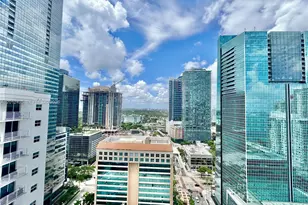 170 SE 14th St, Miami, FL 33131 - Photo 27