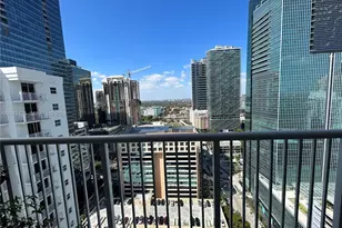 170 SE 14th St, Miami, FL 33131 - Photo 25