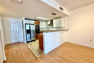170 SE 14th St, Miami, FL 33131 - Photo 7
