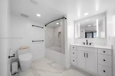 1621 Collins Ave #PH1002, Miami Beach, FL 33139 - Photo 9