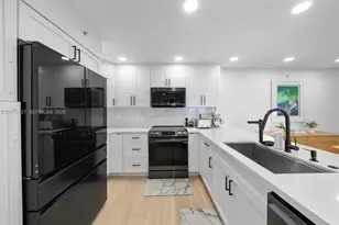 1621 Collins Ave, Miami Beach, FL 33139 - Photo 5