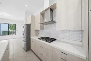 4356 NW 80th Ave, Doral, FL 33166 - Photo 9