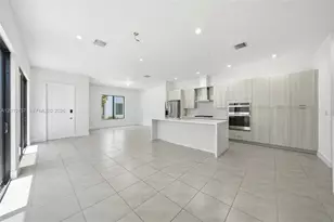 4356 NW 80th Ave, Doral, FL 33166 - Photo 7