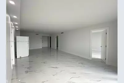 6039 Collins Ave #1033, Miami Beach, FL 33140 - Photo 7