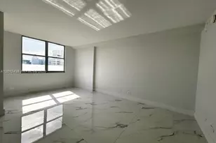 6039 Collins Ave, Miami Beach, FL 33140 - Photo 11