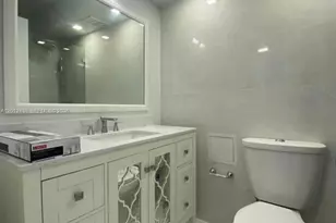 6039 Collins Ave, Miami Beach, FL 33140 - Photo 23