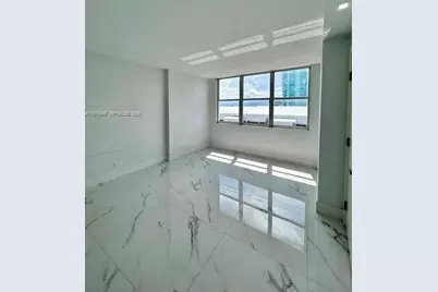 6039 Collins Ave #1033, Miami Beach, FL 33140 - Photo 17
