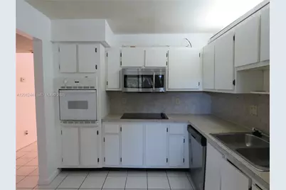 205 Lakeview Dr #102, Weston, FL 33326 - Photo 13