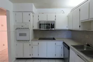 205 Lakeview Dr, Weston, FL 33326 - Photo 13