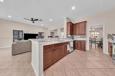 1634 Sandpiper Cir, Weston, FL 33327 - Photo 21