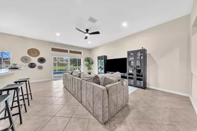 1634 Sandpiper Cir, Weston, FL 33327 - Photo 17