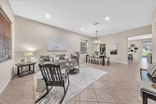 1634 Sandpiper Cir, Weston, FL 33327 - Photo 9