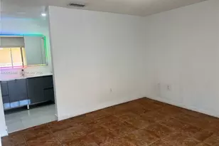 2425 W 76th St, Hialeah, FL 33016 - Photo 25
