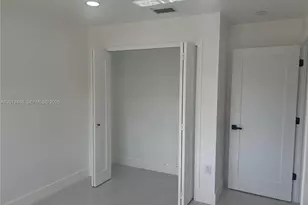 2425 W 76th St, Hialeah, FL 33016 - Photo 13