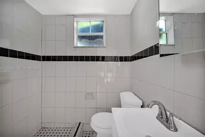 452 NE 30th St, Miami, FL 33137 - Photo 39