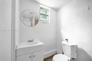 452 NE 30th St, Miami, FL 33137 - Photo 53