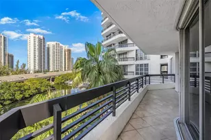 3500 Mystic Pointe Dr, Aventura, FL 33180 - Photo 27