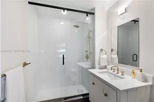 1040 Biscayne Blvd, Miami, FL 33132 - Photo 25