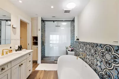 1040 Biscayne Blvd #1602, Miami, FL 33132 - Photo 21
