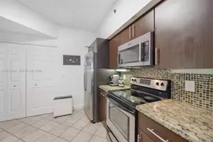 3245 NE 184th St, Aventura, FL 33160 - Photo 13