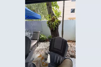 1656 W 57th Ter, Hialeah, FL 33012 - Photo 31