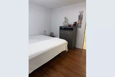 1656 W 57th Ter, Hialeah, FL 33012 - Photo 23