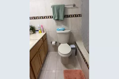 1656 W 57th Ter, Hialeah, FL 33012 - Photo 25