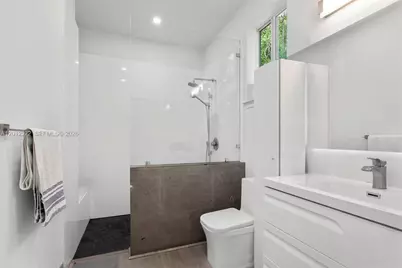 434 Loretto Ave, Coral Gables, FL 33146 - Photo 17